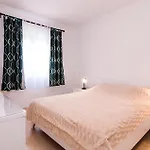 Drfranje Tudmana I Apartman *