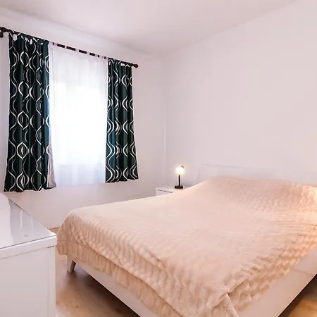 Drfranje Tudmana I Appartement *