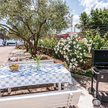 Awesome In With Kitchen Apartment *